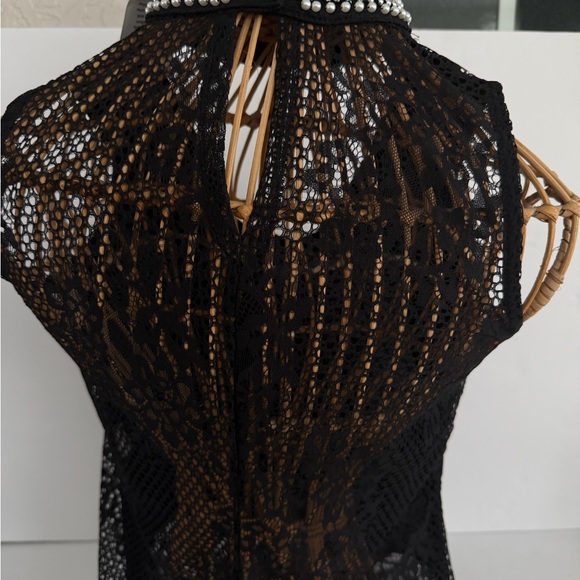 Clio Black Lace Sleeveless Blouse - Picture 12 of 12